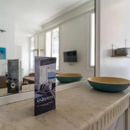 Typical Studio Close To Eiffel Tower And Arc De Triomphe In - Welkeys Apartamento *